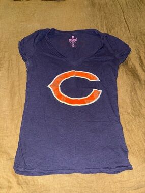 PINK Victoria's Secret Chicago Bears V-neck Tee